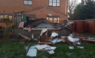 collapsed-solid-conservatory-roof-2-768x46_20221021-134035_1